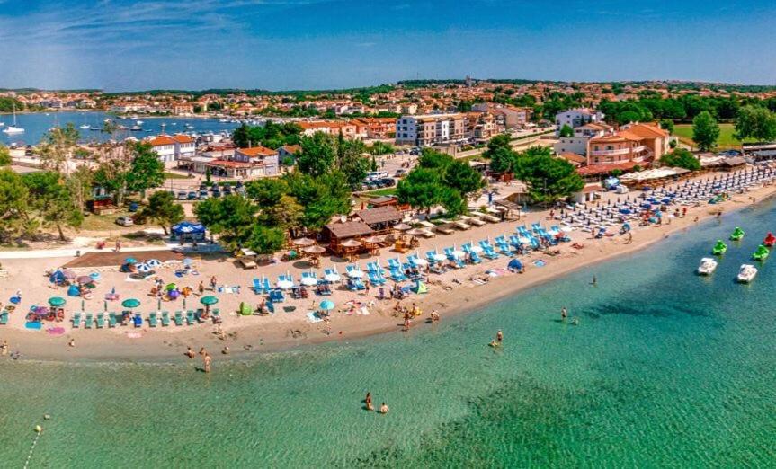 Enna Apartment B Meerblick Perfect Location Медулин Екстер'єр фото