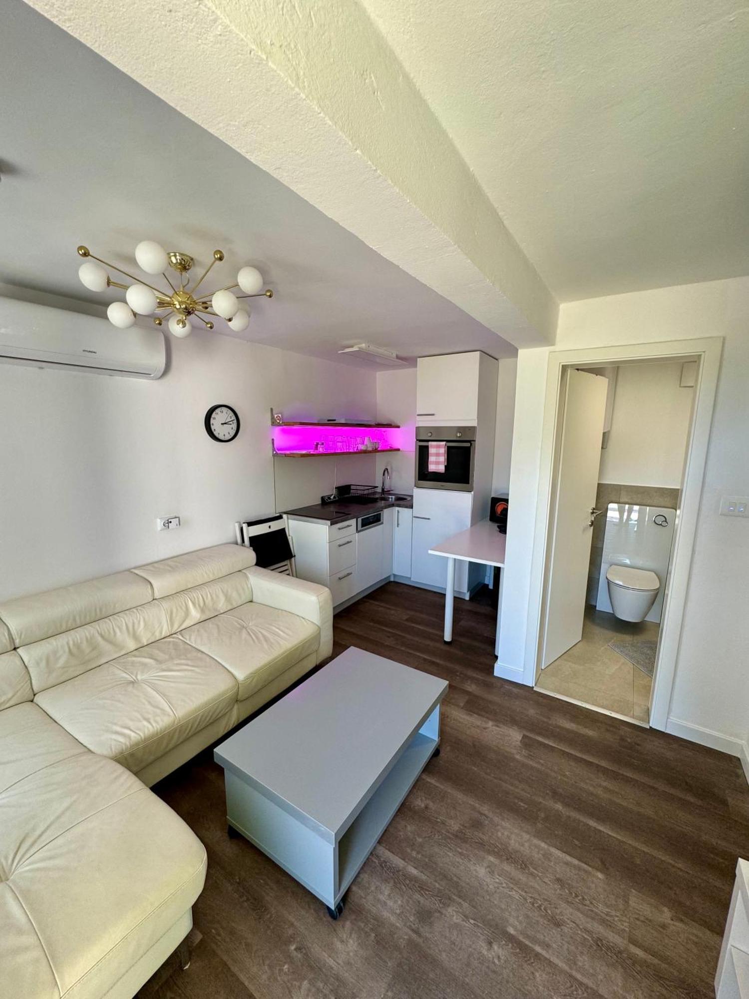 Enna Apartment B Meerblick Perfect Location Медулин Екстер'єр фото